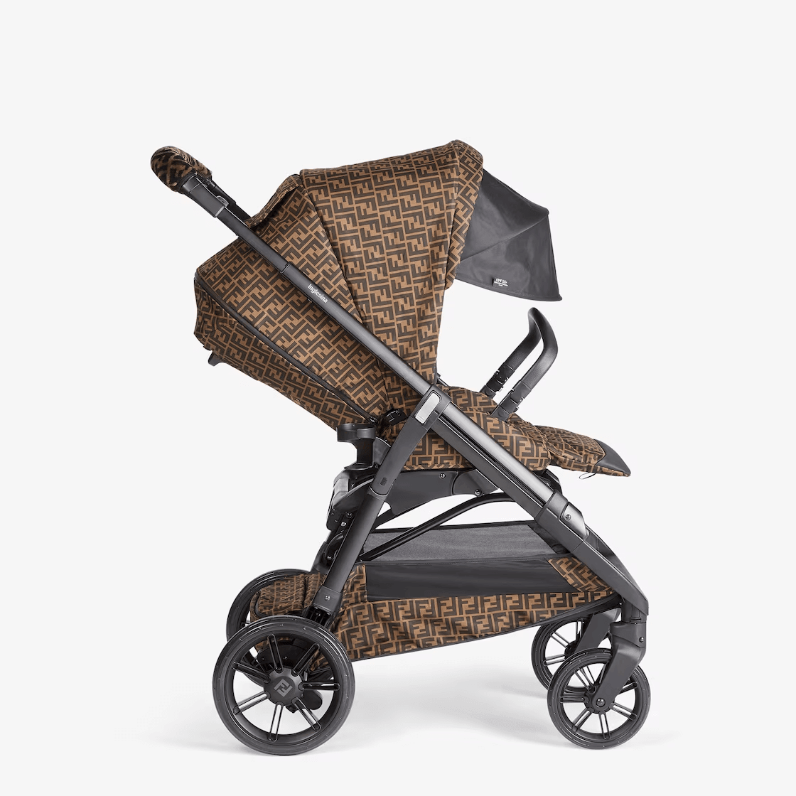 Fendi kinderwagen, luxe en comfort | Superstellar