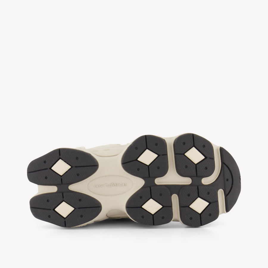 New Balance P9060 Unisex Sneakers in Beige