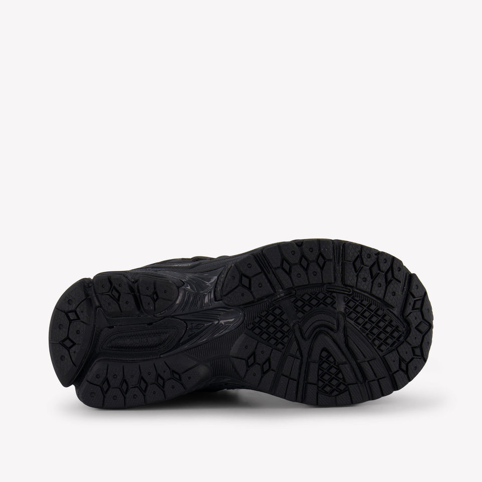 New Balance P2002 Unisex Sneakers in Zwart