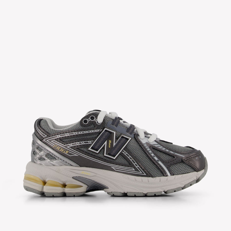 New Balance P1906 Kinder Unisex Sneakers in Donker Grijs