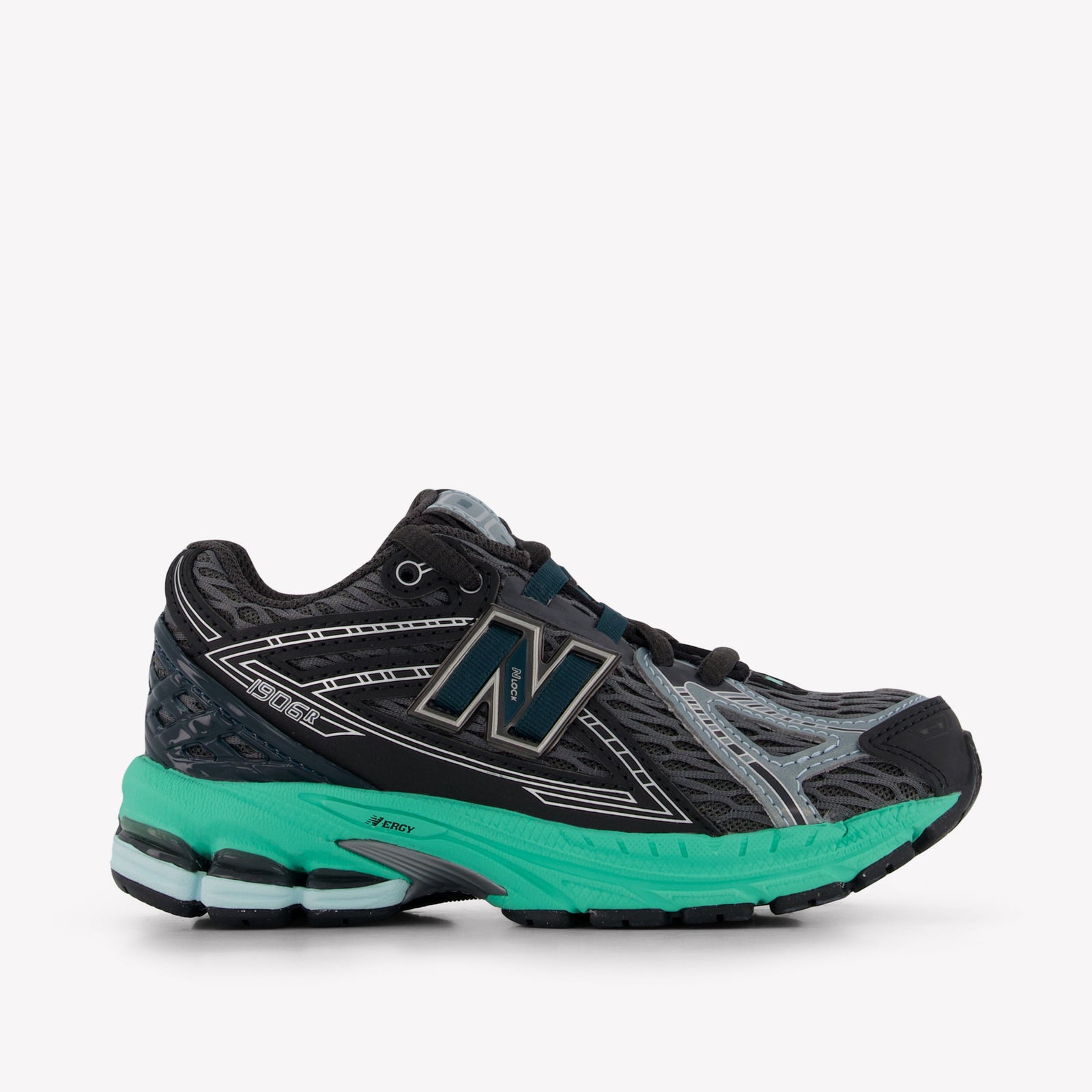 New Balance P1906 Unisex Sneakers in Zwart