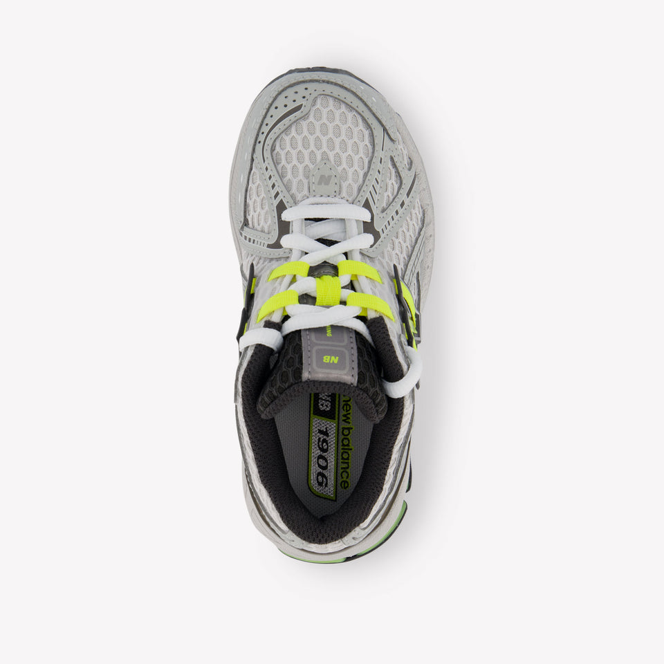 New Balance P1906 Unisex Sneakers in Zilver