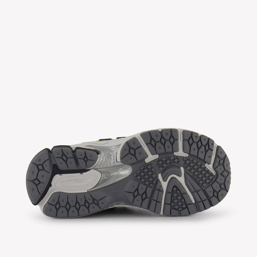 New Balance P1906 Unisex Sneakers in Zilver