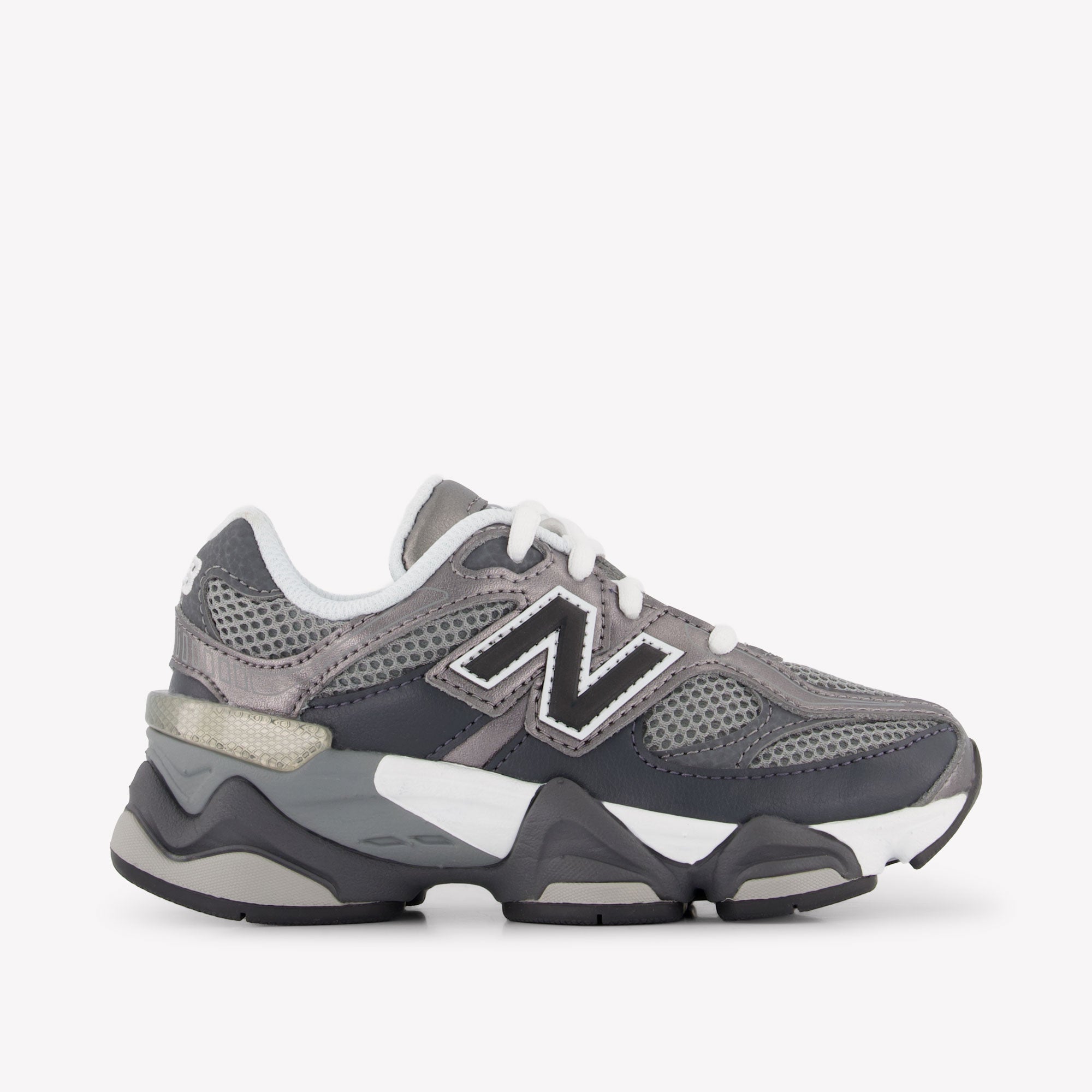 New Balance P9060 Unisex Sneakers in Donker Grijs