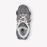 New Balance P9060 Unisex Sneakers in Donker Grijs