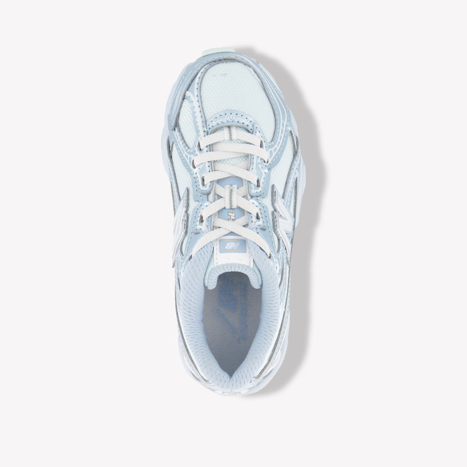 New Balance P740 Balance Unisex Sneakers in Licht Blauw