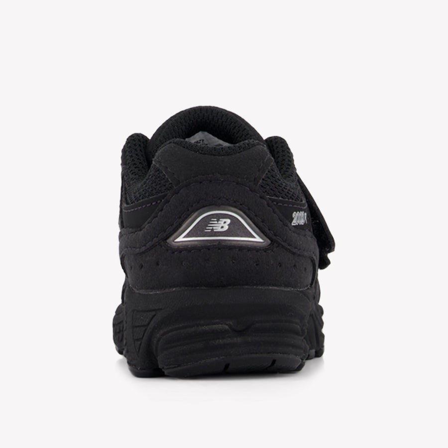 New Balance I2002 Unisex Sneakers in Zwart