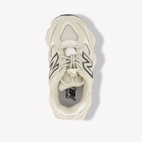 New Balance I9060 Unisex Sneakers in Beige