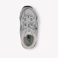 New Balance 740 Unisex Sneakers In Groen
