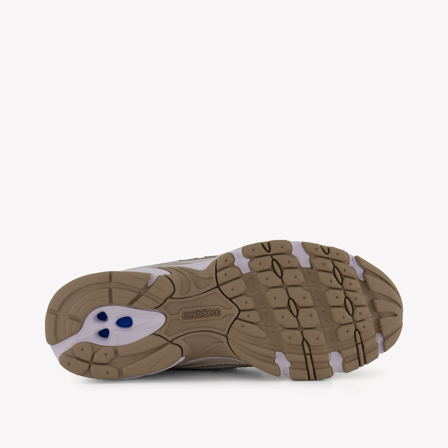 New Balance 740 Unisex Sneakers In Beige