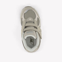 New Balance Kinder Jongens Sneakers in Creme
