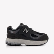 New Balance IV2002 Unisex Sneakers in Donker Grijs