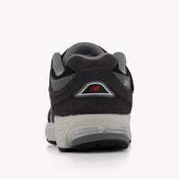 New Balance IV2002 Unisex Sneakers in Donker Grijs