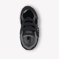 New Balance IV2002 Unisex Sneakers in Donker Grijs