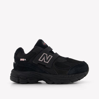 New Balance IV2002 Unisex Sneakers in Zwart