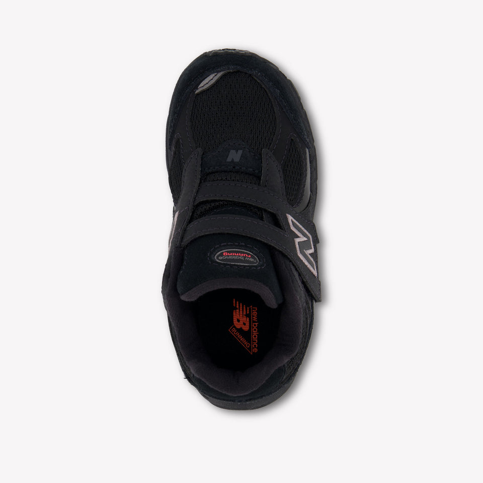 New Balance IV2002 Unisex Sneakers in Zwart