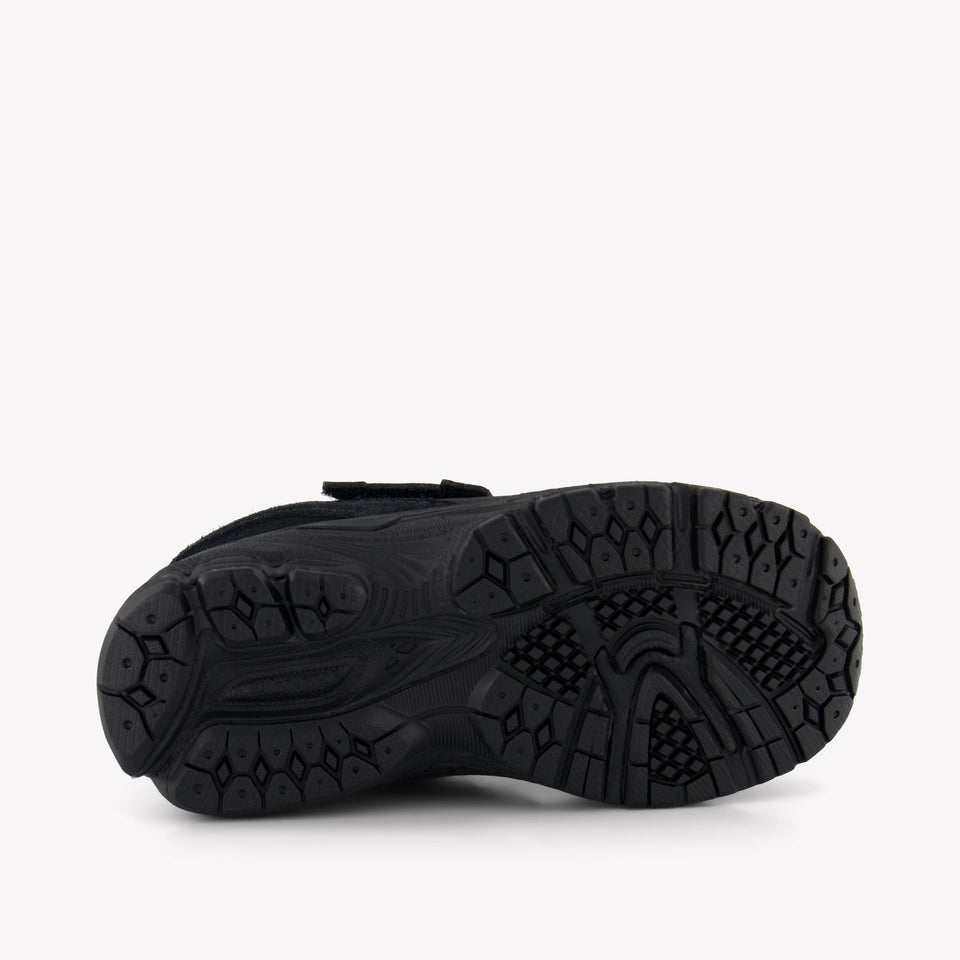 New Balance IV2002 Unisex Sneakers in Zwart