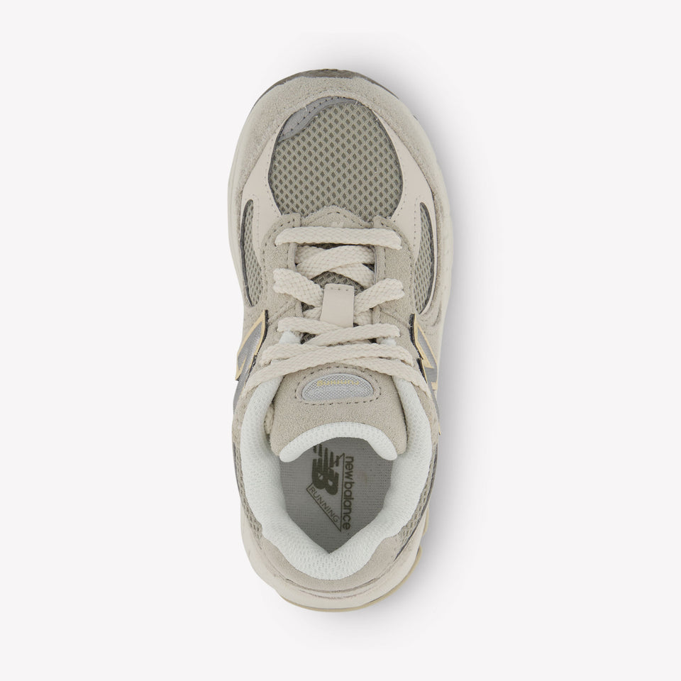New Balance Kinder Unisex Sneakers in Creme