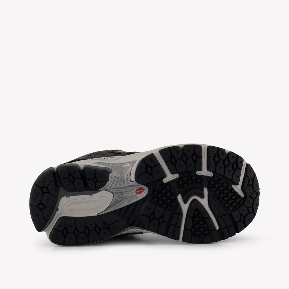 New Balance PC2002 Unisex Sneakers in Donker Grijs