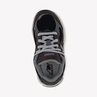 New Balance PC2002 Unisex Sneakers in Donker Grijs