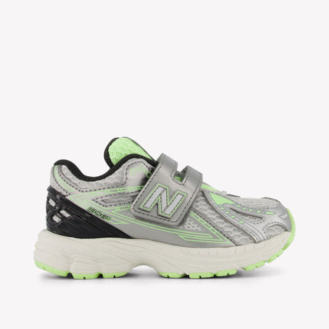 New Balance IV1906 Unisex Sneakers in Fluor Groen