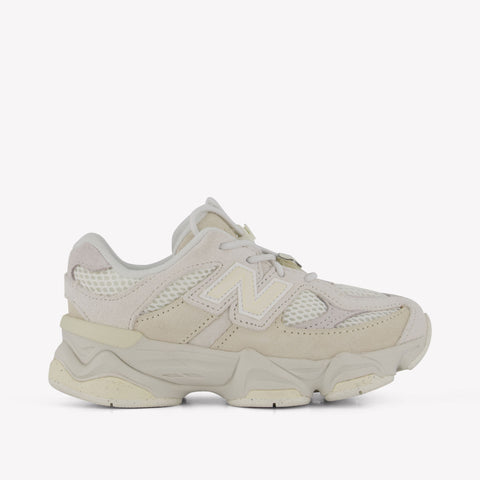 New Balance IV9060 Unisex Sneakers in Off White
