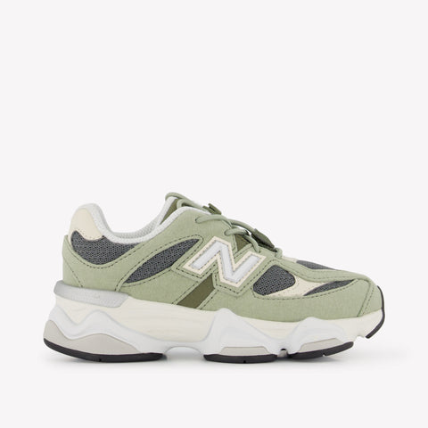 New Balance IV9060 Unisex Sneakers in Licht Groen