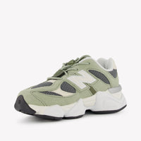 New Balance IV9060 Unisex Sneakers in Licht Groen