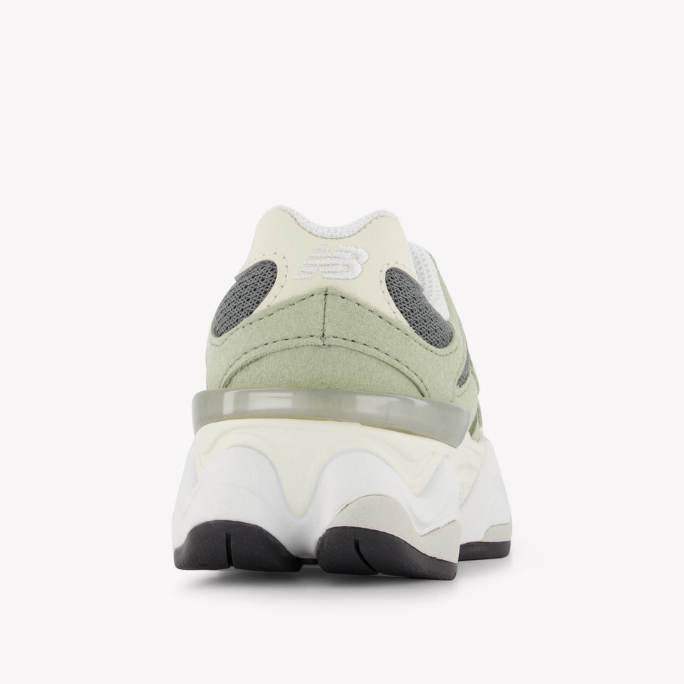 New Balance PC9060 Unisex Sneakers in Licht Groen