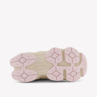 New Balance PC9060 Unisex Sneakers in Licht Roze