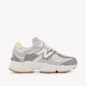 New Balance GC9060 Balance Unisex Sneakers in Licht Grijs