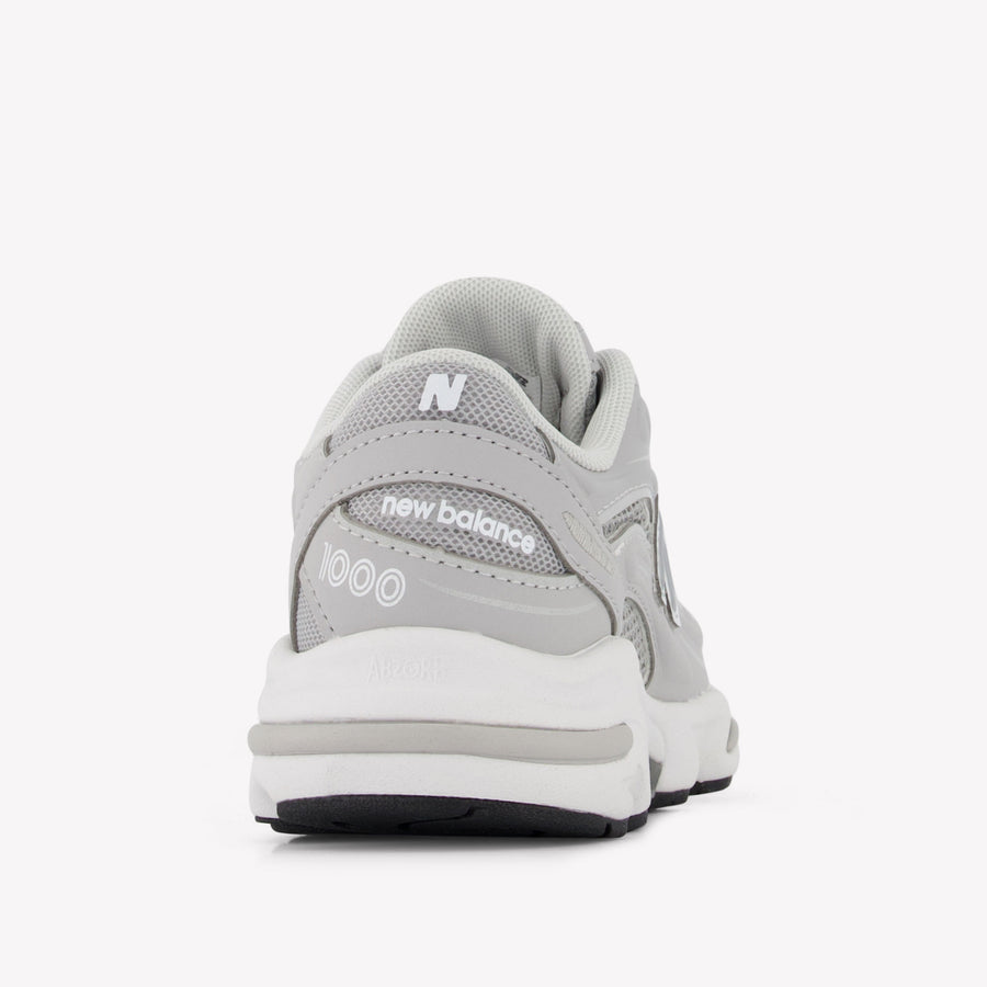 New Balance PV1000 Unisex Sneakers in Licht Grijs