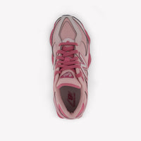 New Balance Unisex Sneakers In Roze